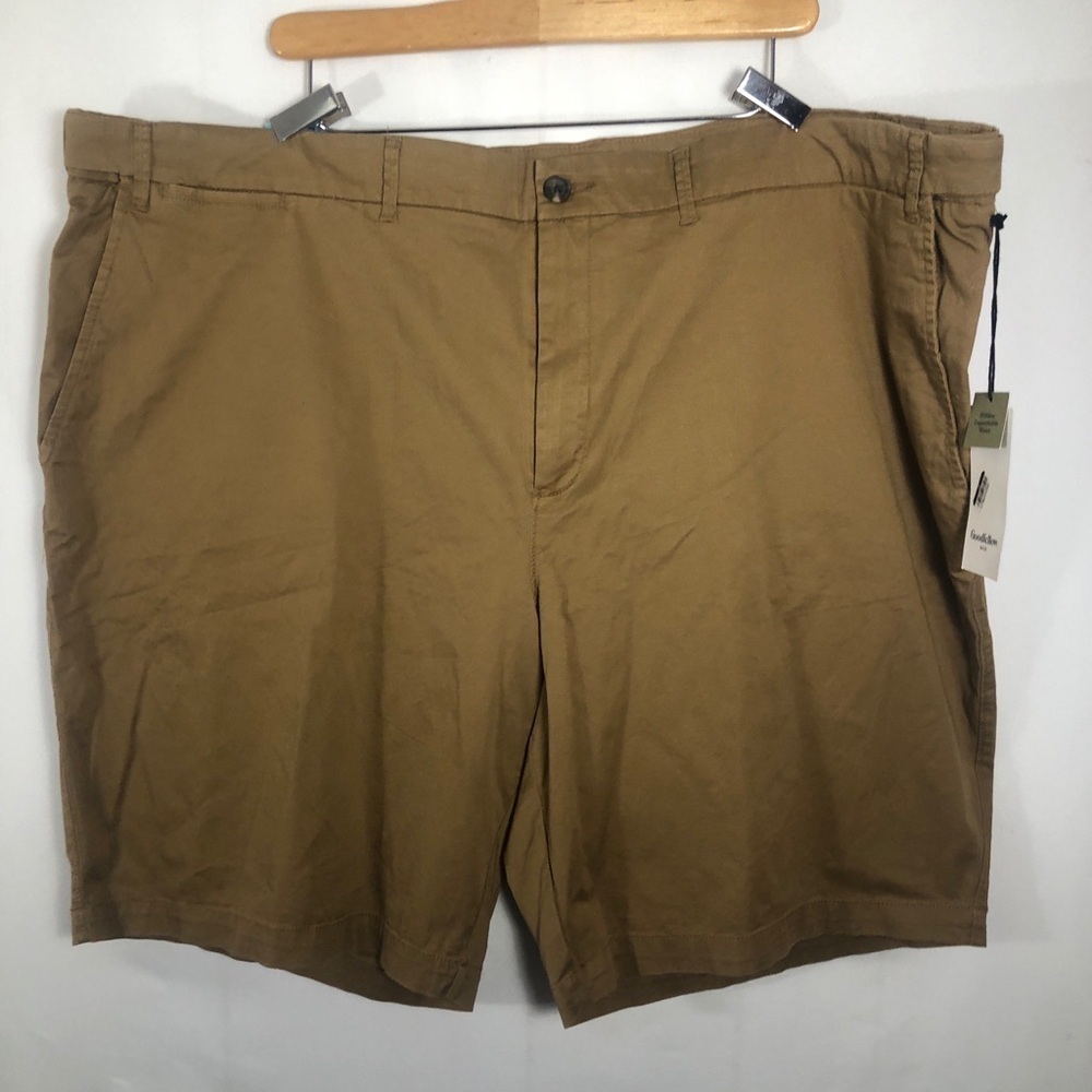 Mens Tan Plus Size Shorts. Size 50. NEW with Tags.